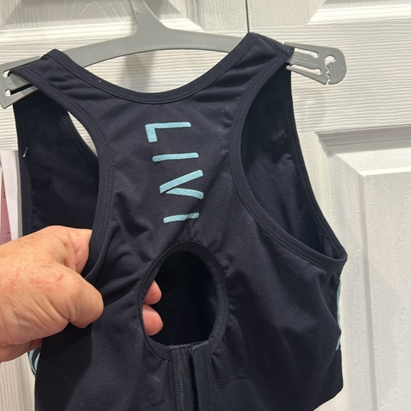 New with tags Livi sports bra with wicking - Picture 4 of 4